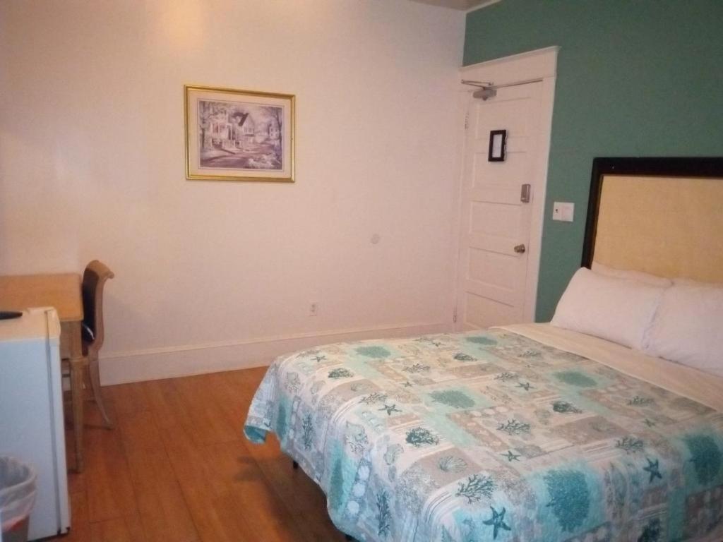 Surf Hotel 2*